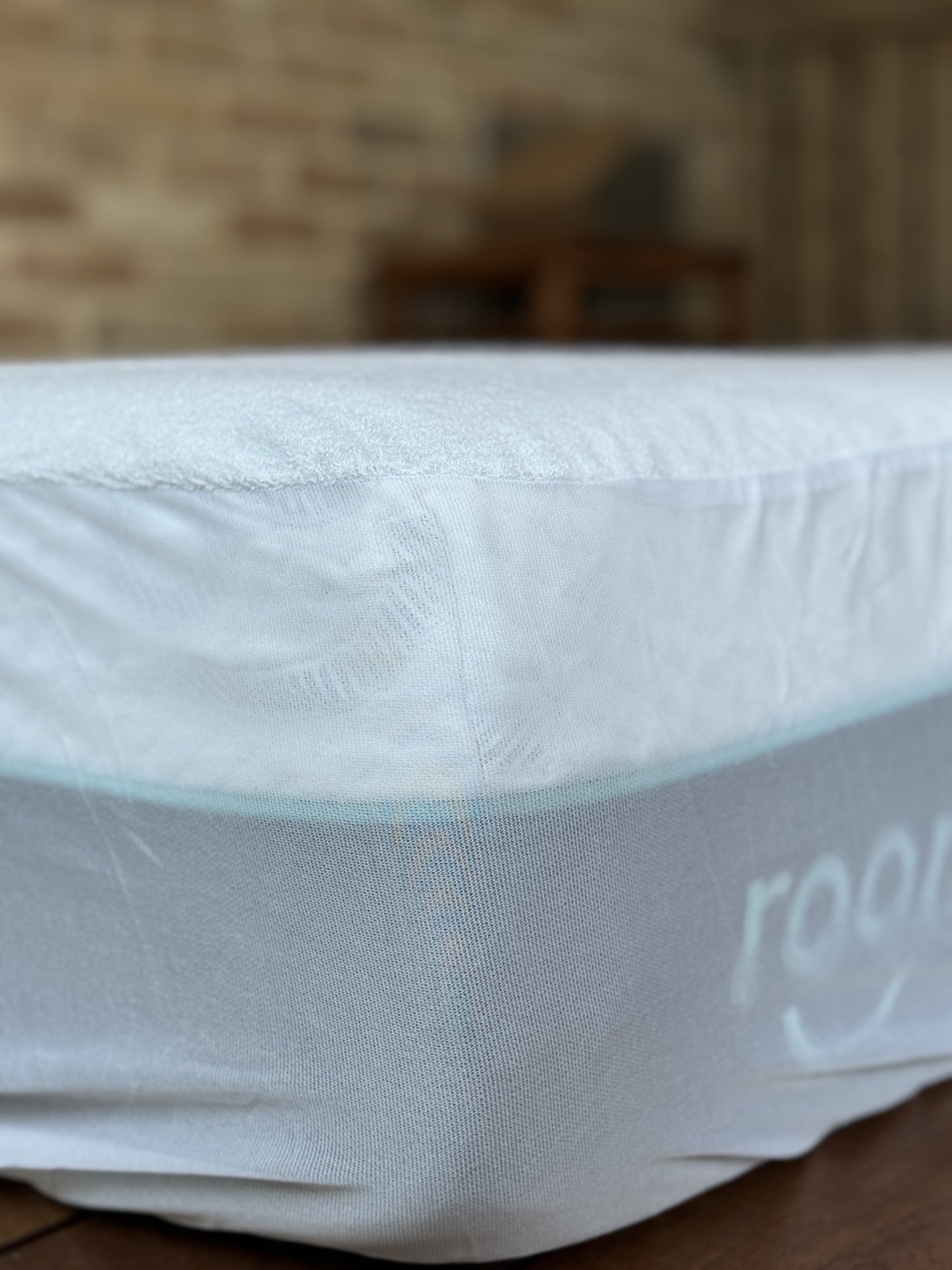 מגן מזרן Waterproof Mattress
